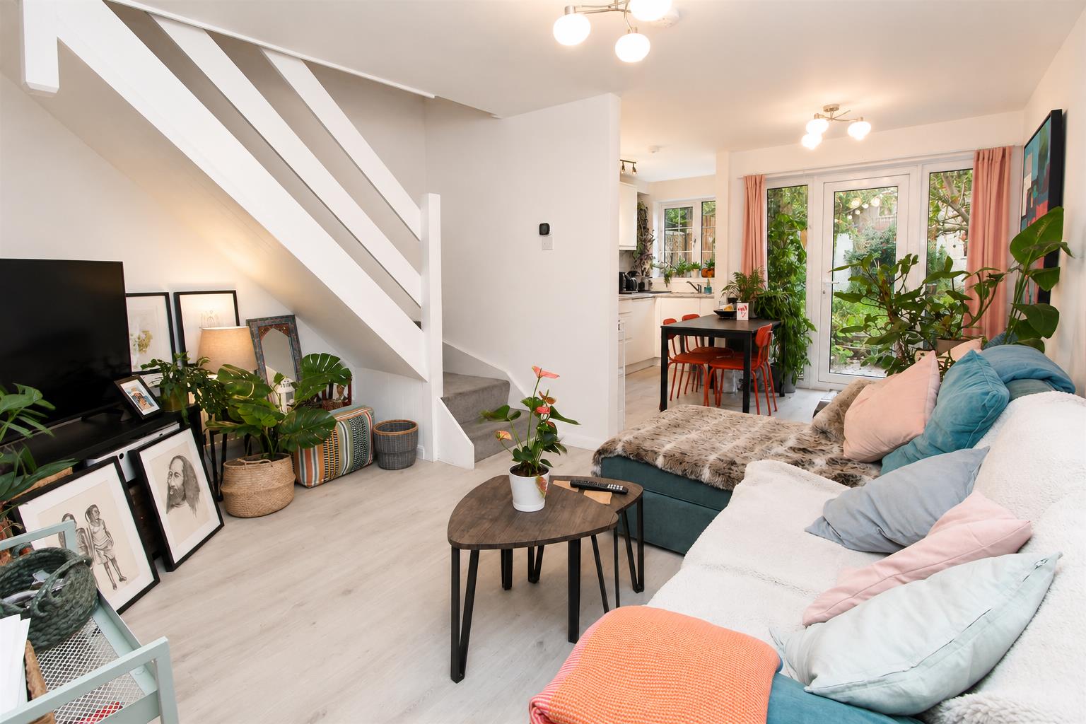 4 bed property in Ferndown Close, Sutton